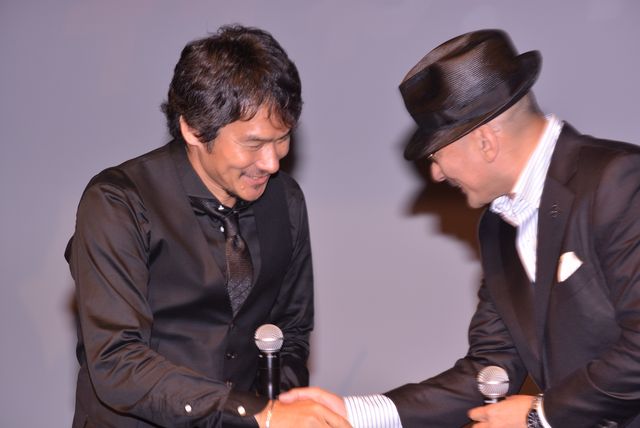 クレイジーケンバンドと山口智充がコラボ熱唱！（8枚目）