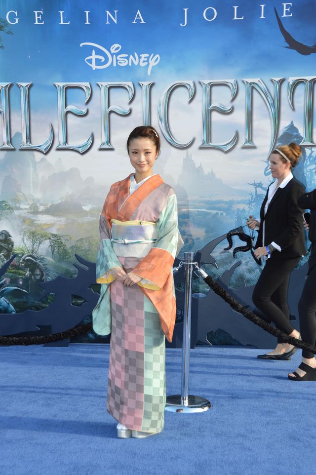 上戸彩、憧れのアンジーと初対面で感動！フォトギャラリー（10枚目）