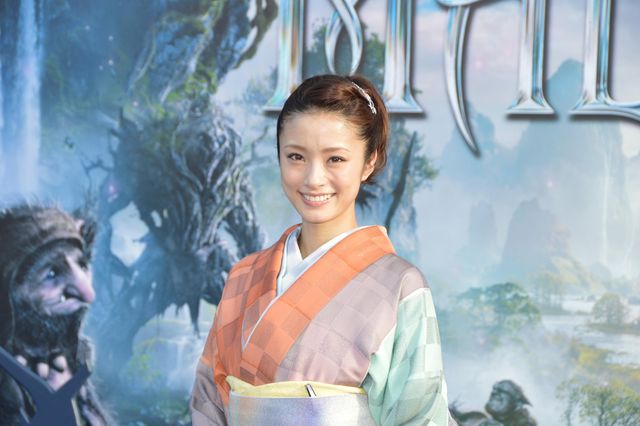 上戸彩、憧れのアンジーと初対面で感動！フォトギャラリー（17枚目）