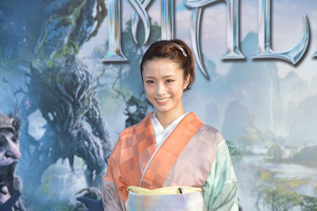 上戸彩、憧れのアンジーと初対面で感動！フォトギャラリー（22枚目）