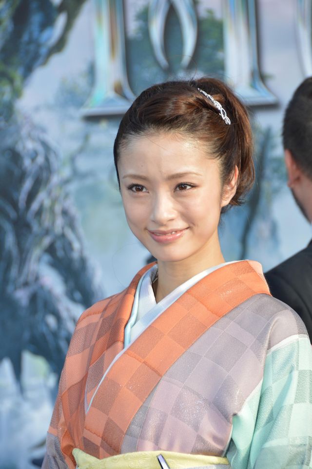 上戸彩、憧れのアンジーと初対面で感動！フォトギャラリー（28枚目）