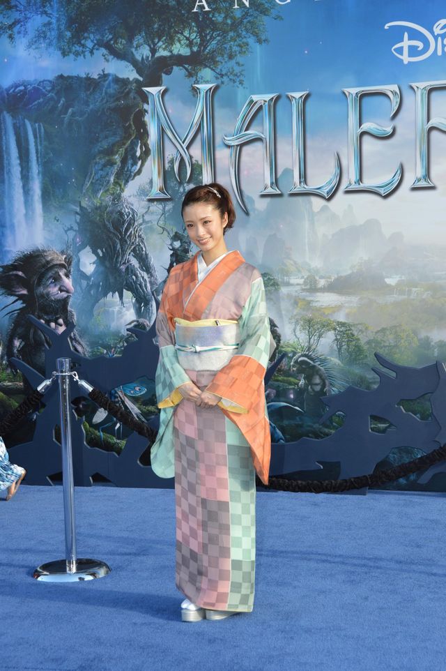 上戸彩、憧れのアンジーと初対面で感動！フォトギャラリー（30枚目）