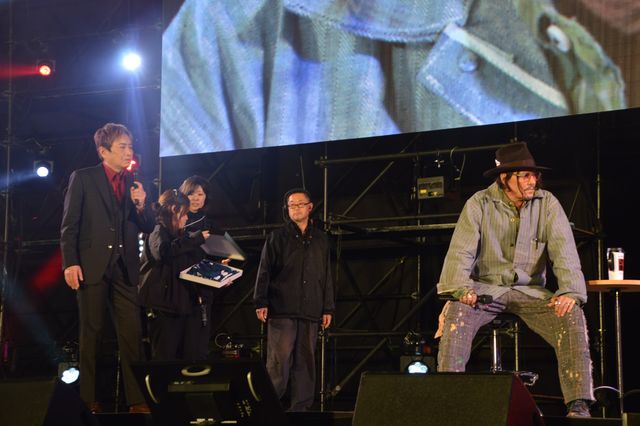 ジョニー・デップ＆平田広明、約10年ぶりに再会！「東京コミコン2025」セレブステージ（10枚目）