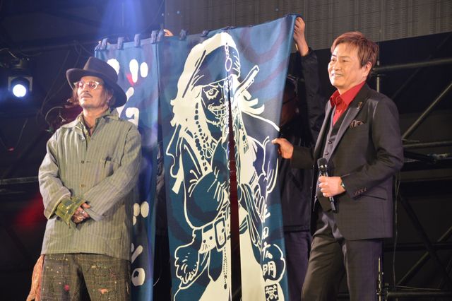 ジョニー・デップ＆平田広明、約10年ぶりに再会！「東京コミコン2025」セレブステージ（12枚目）