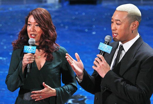 関口メンディー＆LiLiCo、イルカにメロメロ！映画『アクアマン』ジャパンプレミア（6枚目）