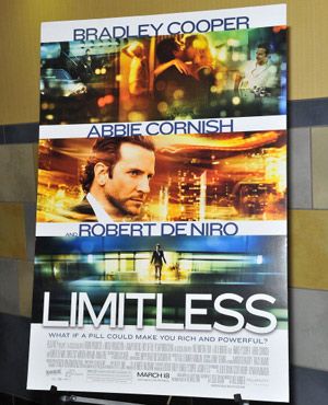 全米第1位となった映画『リミットレス(原題)/Limitless』ポスター