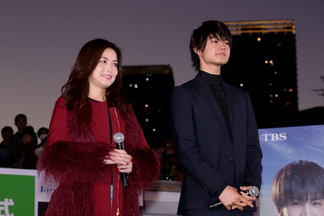 佐野勇斗、ドラマ撮影現場でママ女優たちにモテモテ？　横山めぐみが太鼓判　画像ギャラリー：フォトギャラリー