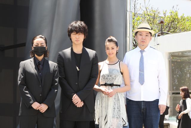 ざわちんの山田孝之激似メイクに、綾野剛驚き！フォトギャラリー：フォトギャラリー