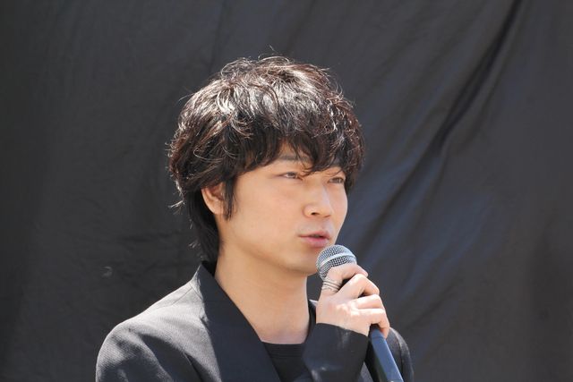 ざわちんの山田孝之激似メイクに、綾野剛驚き！フォトギャラリー（2枚目）