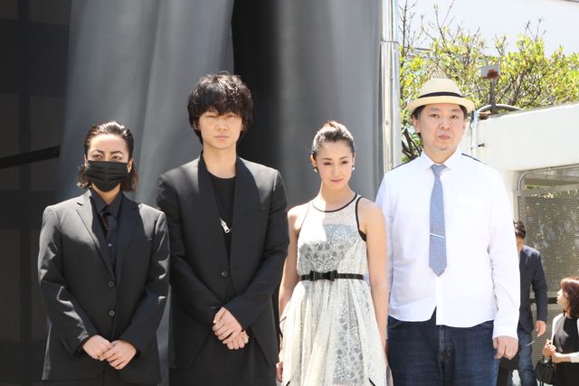 ざわちんの山田孝之激似メイクに、綾野剛驚き！フォトギャラリー（7枚目）