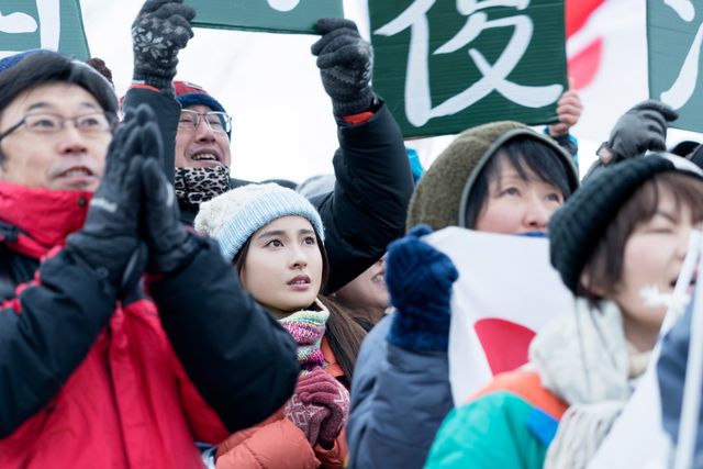 田中圭＆土屋太鳳が見つめ合う！映画『ヒノマルソウル～舞台裏の英雄たち～』場面カット（8枚目）