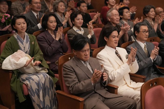 橘アオイ（翼和希）の目が潤む…「ブギウギ」最終回の場面写真（2枚目）