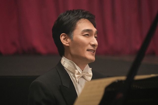 橘アオイ（翼和希）の目が潤む…「ブギウギ」最終回の場面写真（4枚目）