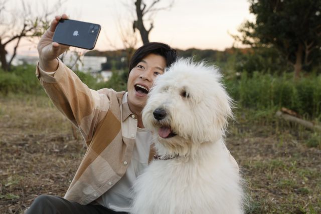 可愛すぎる田中圭＆俳優犬・ベック！映画『ハウ』“自撮り写真”（7枚目）