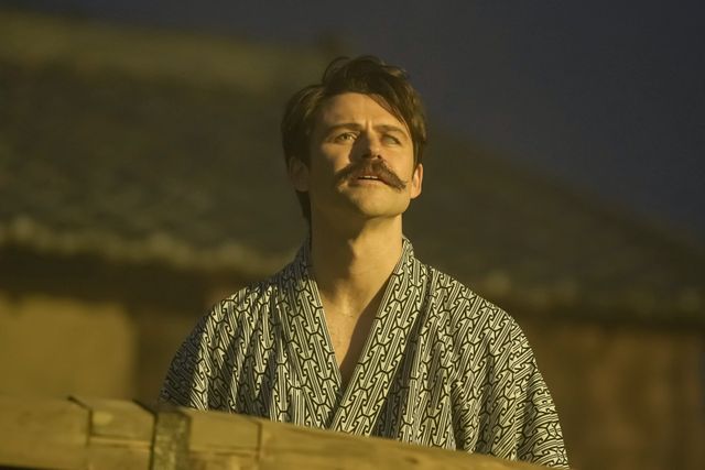 ヘブン（トミー・バストウ）は幻想的な朝に感動…「ばけばけ」第5週「ワタシ、ヘブン。マツエ、モ、ヘブン。」第23回（2枚目）