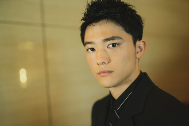 惹きこまれる魅力！櫻井海音　映画『嘘喰い』インタビューカット（4枚目）