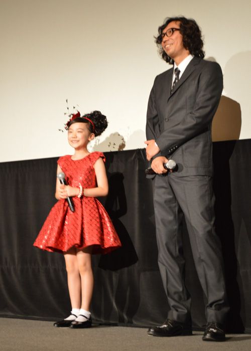 芦田愛菜のキュートな衣装！映画『円卓 こっこ、ひと夏のイマジン』初日舞台あいさつフォトギャラリー（2枚目）