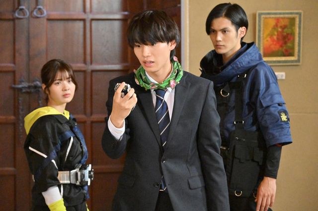 脱出への合言葉は…「仮面ライダーギーツ」第12話「謀略III：スロット★フィーバー」（4枚目）