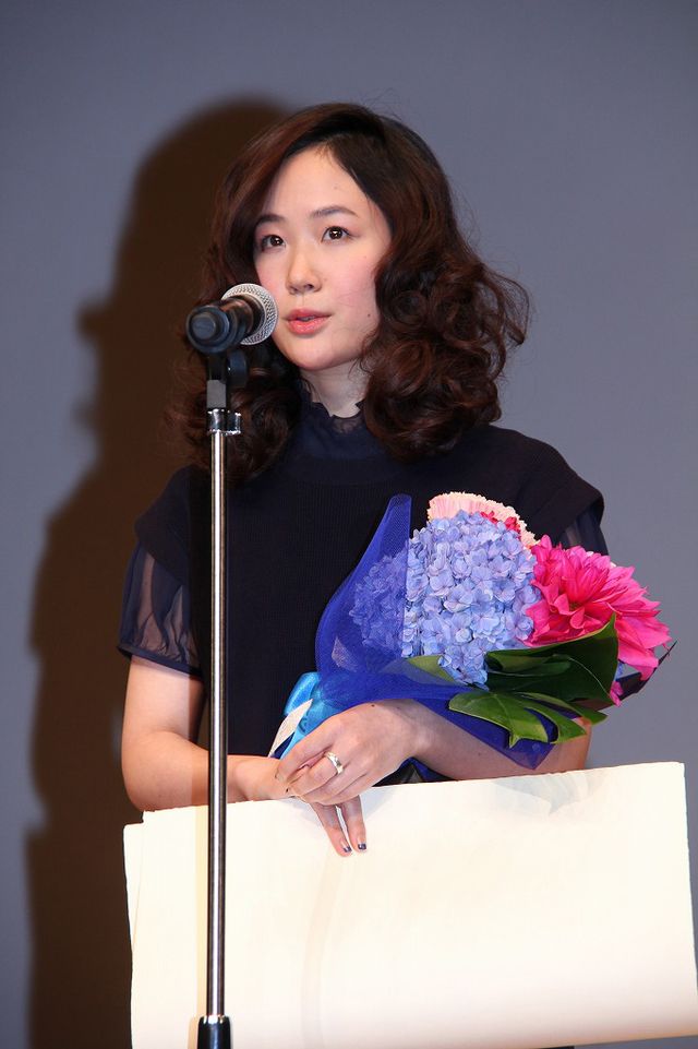 貫地谷しほり、ブルーリボン賞・主演女優賞受賞で涙の授賞式　画像ギャラリー（3枚目）
