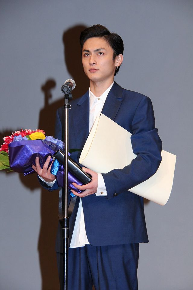 貫地谷しほり、ブルーリボン賞・主演女優賞受賞で涙の授賞式　画像ギャラリー（12枚目）