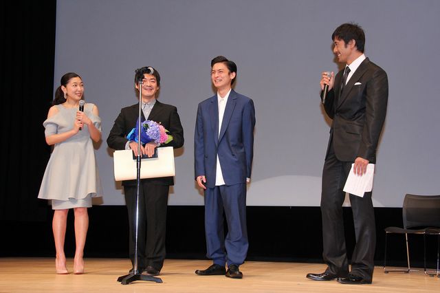 貫地谷しほり、ブルーリボン賞・主演女優賞受賞で涙の授賞式　画像ギャラリー（18枚目）