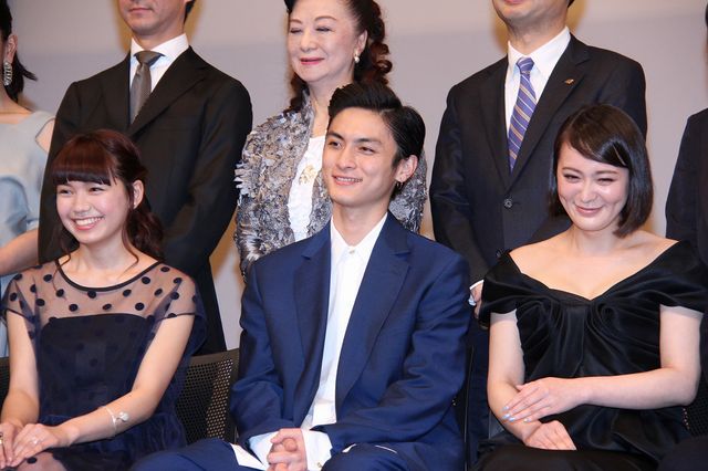 貫地谷しほり、ブルーリボン賞・主演女優賞受賞で涙の授賞式　画像ギャラリー（24枚目）