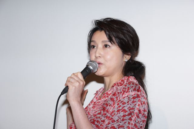 脚長っ！藤原紀香スラリと伸びた美脚！（4枚目）