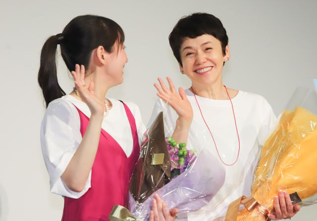 仲良し過ぎる！大竹しのぶと吉岡里帆『漁港の肉子ちゃん』トークイベント：フォトギャラリー