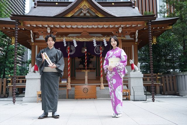 中村倫也＆石橋静河、神社でヒット祈願！（4枚目）