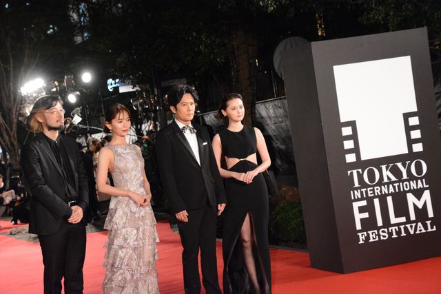 稲垣吾郎、手を振る姿がステキ！TIFFレッドカーペットに登場（8枚目）