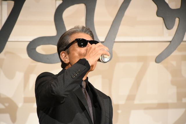 「あぶ刑事」タカ＆ユージ、客席入口からクールに登場！『帰ってきた　あぶない刑事』大ヒット御礼舞台あいさつ（8枚目）