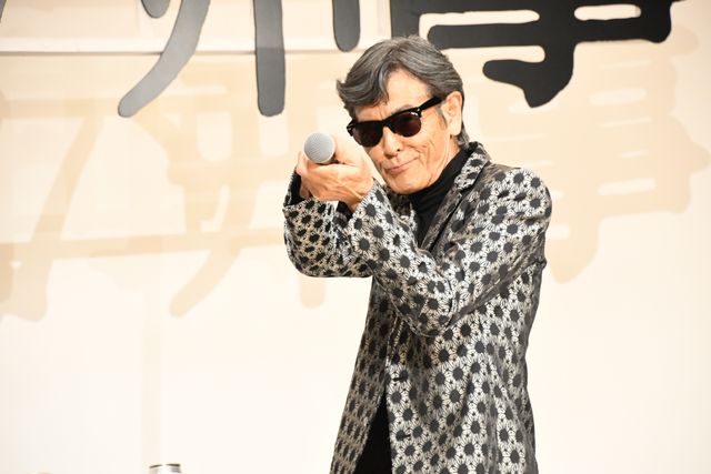 「あぶ刑事」タカ＆ユージ、客席入口からクールに登場！『帰ってきた　あぶない刑事』大ヒット御礼舞台あいさつ（15枚目）