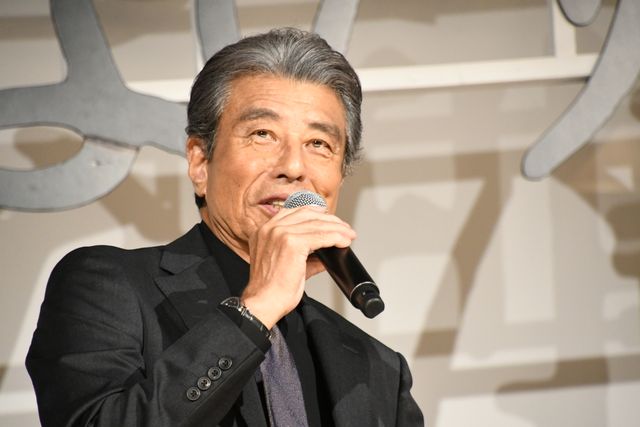 「あぶ刑事」タカ＆ユージ、客席入口からクールに登場！『帰ってきた　あぶない刑事』大ヒット御礼舞台あいさつ（17枚目）