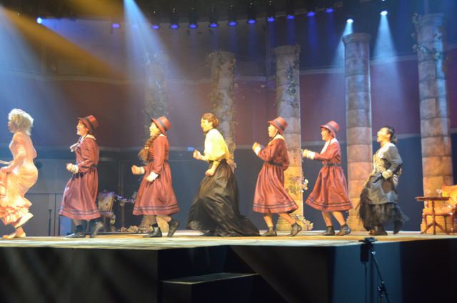 山本裕典、佐藤永典、原嶋元久、平野良らが女装！舞台「夜の姉妹」場面写真ギャラリー（24枚目）