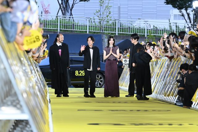 二宮和也、約650人に囲まれファンサービス！小松菜奈らと『8番出口』国内初イベント（6枚目）