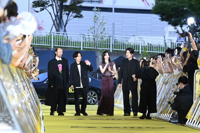 二宮和也、約650人に囲まれファンサービス！小松菜奈らと『8番出口』国内初イベント（8枚目）