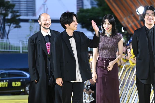 二宮和也、約650人に囲まれファンサービス！小松菜奈らと『8番出口』国内初イベント（11枚目）