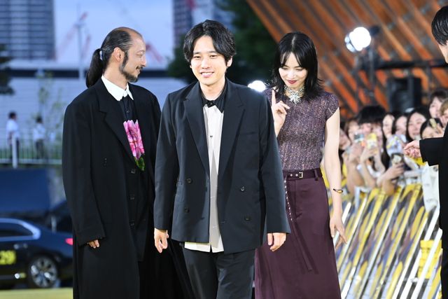 二宮和也、約650人に囲まれファンサービス！小松菜奈らと『8番出口』国内初イベント（12枚目）