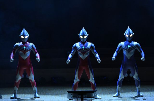 ウルトラマンティガ、3タイプがステージに集結!