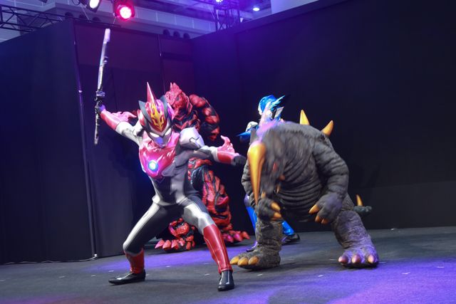 「ウルトラマンR / B（ルーブ）」メインキャスト登壇！製作発表会（16枚目）