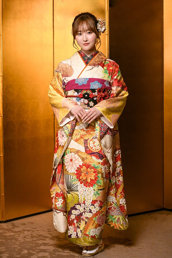 本田望結、20歳の振袖姿：フォトギャラリー