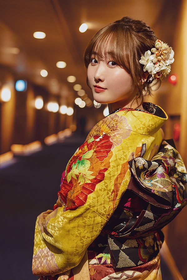 本田望結、20歳の振袖姿（6枚目）