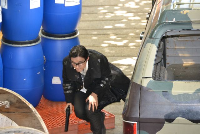 岩佐真悠子、セクシー衣装でサバゲーに奮闘！　フォトギャラリー（14枚目）