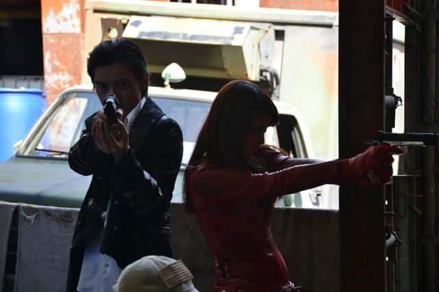 岩佐真悠子、セクシー衣装でサバゲーに奮闘！　フォトギャラリー（17枚目）