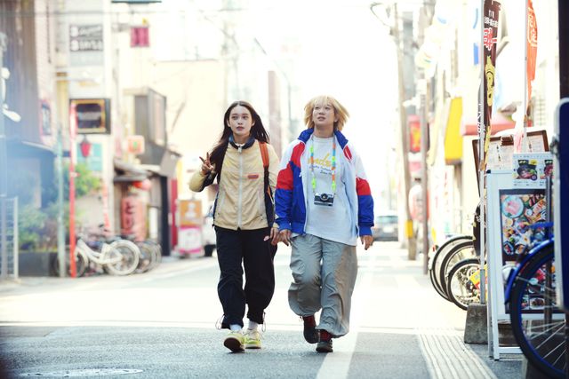 ちさと＆まひろ、宮崎へ！『ベイビーわるきゅーれ　ナイスデイズ』場面写真