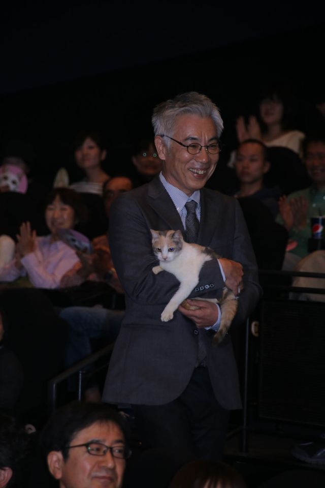 染谷将太＆北乃きい、おっとり女優猫にメロメロ！映画『先生と迷い猫』初日舞台あいさつフォトギャラリー！（5枚目）