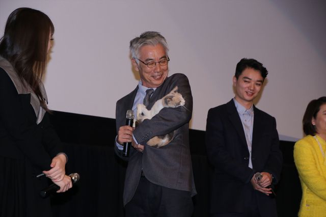 染谷将太＆北乃きい、おっとり女優猫にメロメロ！映画『先生と迷い猫』初日舞台あいさつフォトギャラリー！（10枚目）