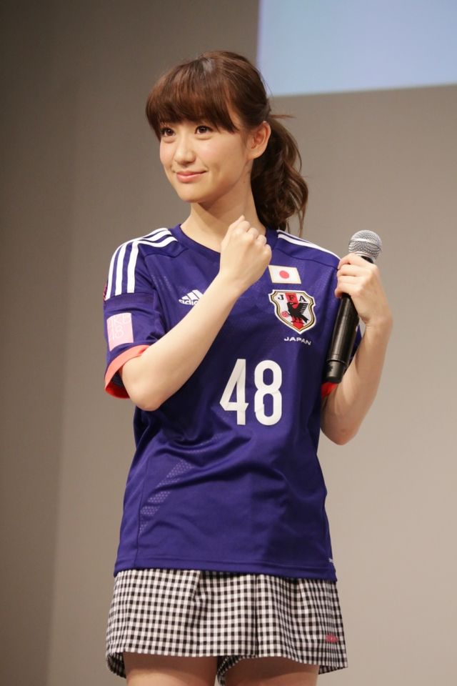 大島優子、AKB48ロゴ入り代表ユニフォームを披露！　フォトギャラリー（4枚目）