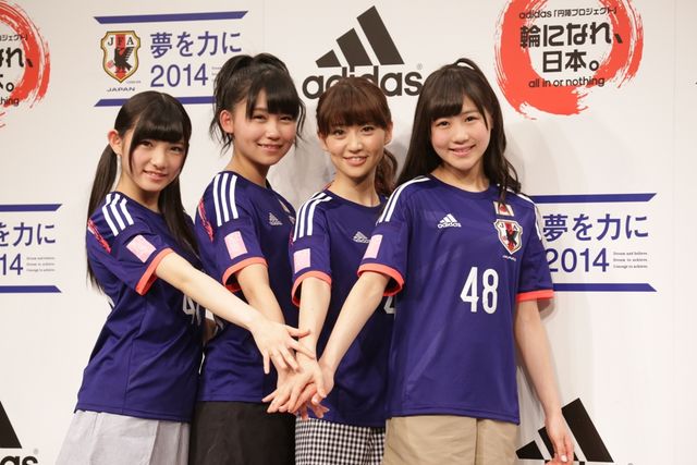 大島優子、AKB48ロゴ入り代表ユニフォームを披露！　フォトギャラリー（7枚目）