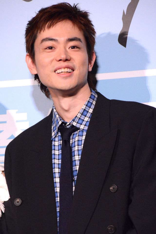 井上真央の輝く美しさ！華やかな白ドレスで魅了『サンセット・サンライズ』初日舞台あいさつ（2枚目）